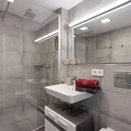 بيت للعطل 1-bedroom *